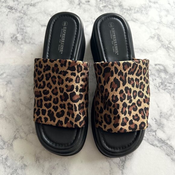 Expressions 90's Y2K Leopard Slide Sandals - Picture 3 of 10